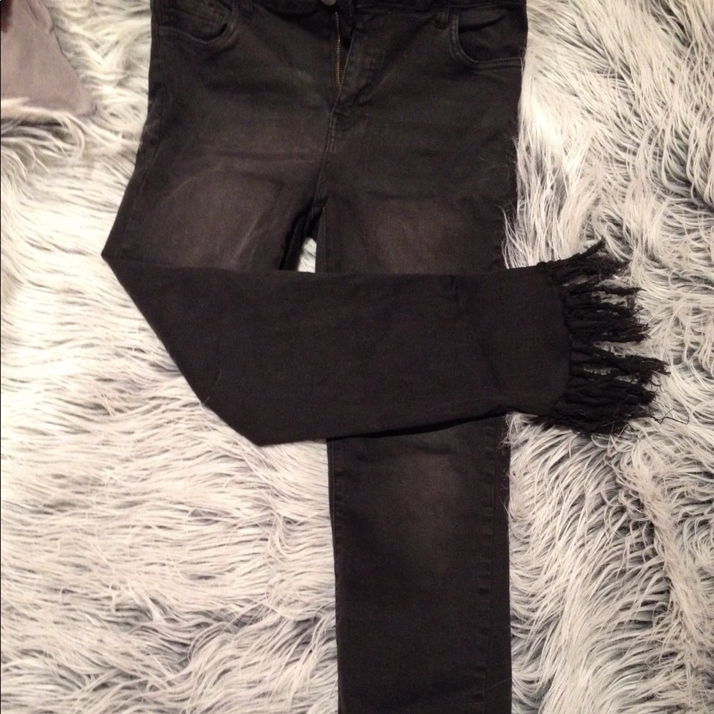 GRUNGE FRAYED FRINGE JEANS